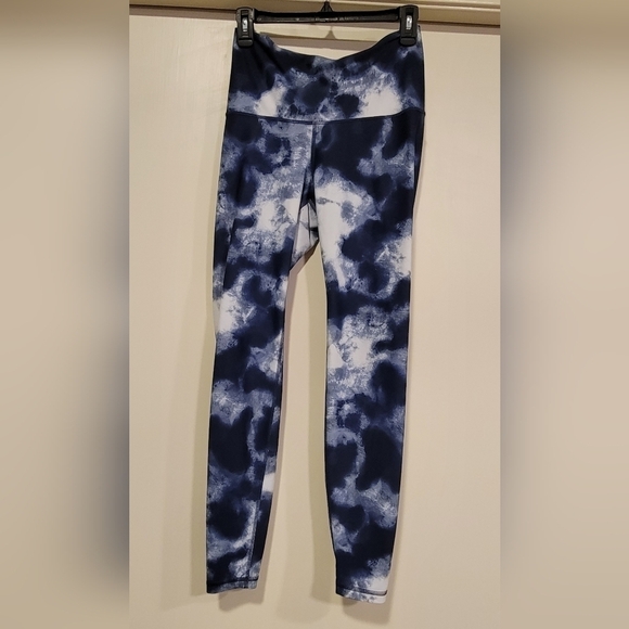 Old Navy go dry blue white tie dye active, gym, fitness, workout leggings - Picture 1 of 5